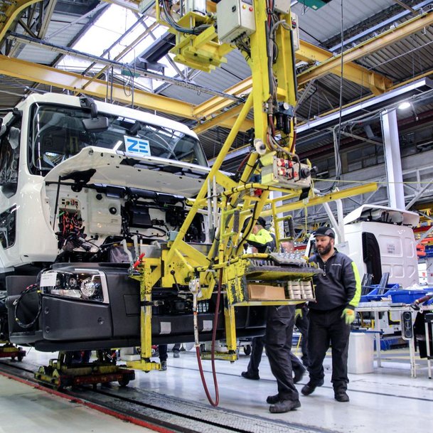 RENAULT TRUCKS STARTS SERIAL PRODUCTION OF ITS ELECTRIC TRUCKS